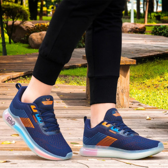 Sports shoes